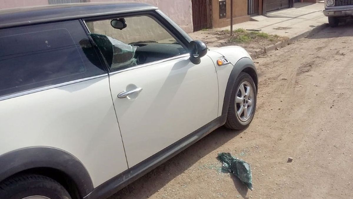 Rompi El Vidrio De Un Auto Rob La Cartera Y Lo Detuvieron A Las