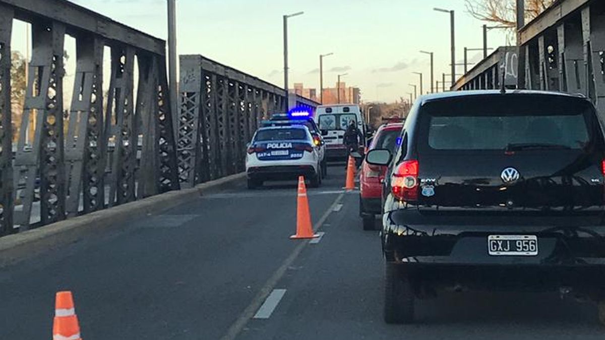 Un Choque Gener Demoras En El Puente Carretero