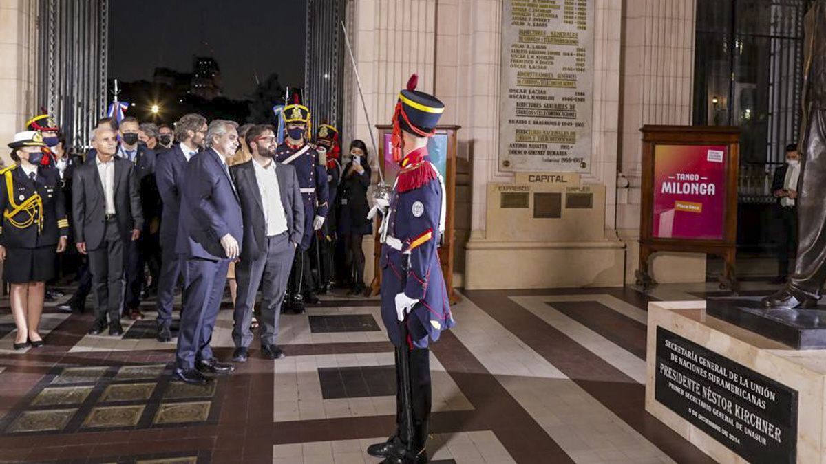 El Presidente Recorre Con Boric El Museo Sitio De Memoria De La ExEsma