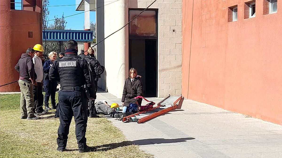 Un joven cayó de 10 metros en la Terminal de Ómnibus sufrió lesiones