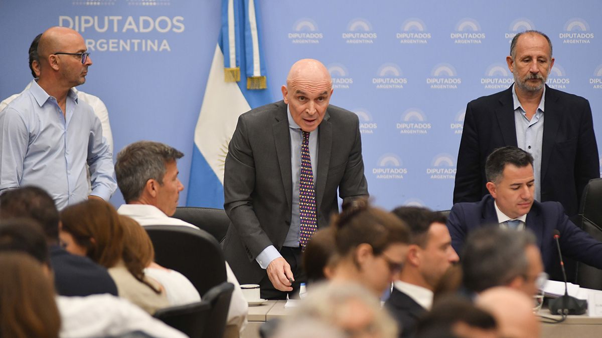 Cruces y chicanas en Diputados en el inicio del debate por la Ley Ómnibus