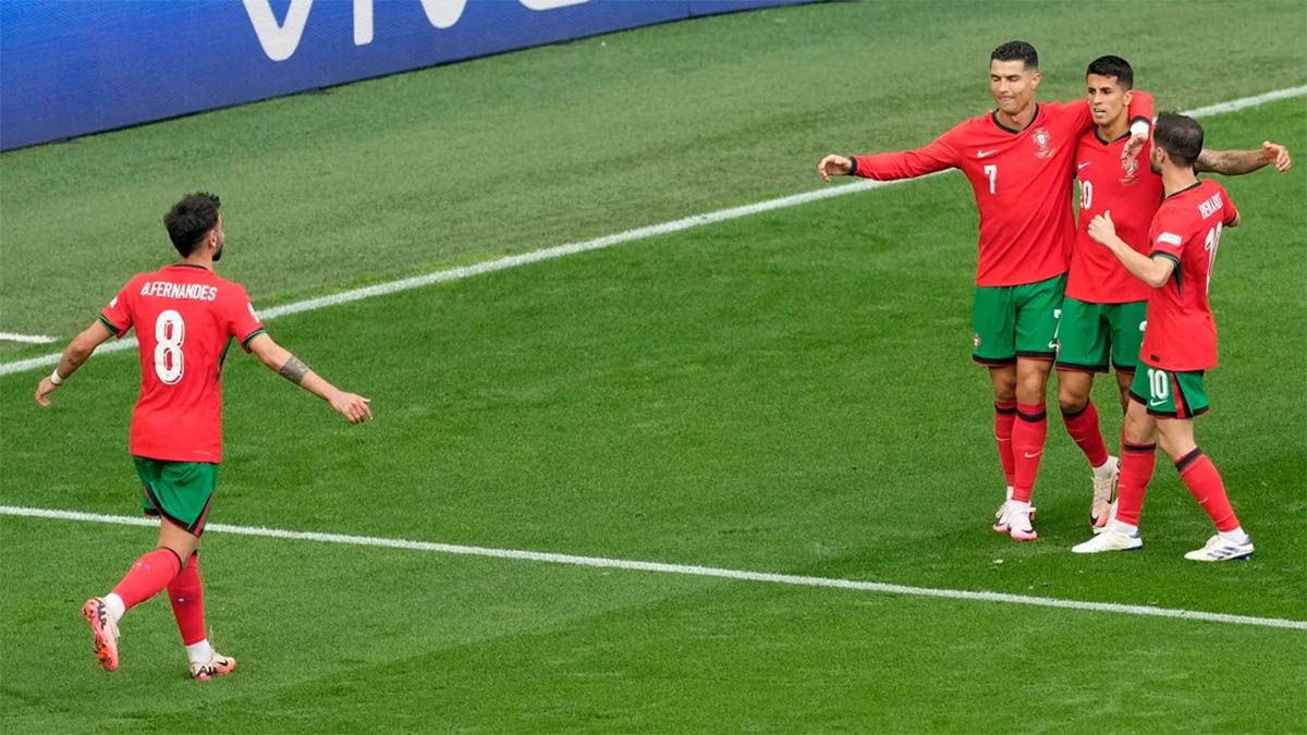 Portugal Arras A Turqu A Y Avanz A Octavos De Final En La Eurocopa