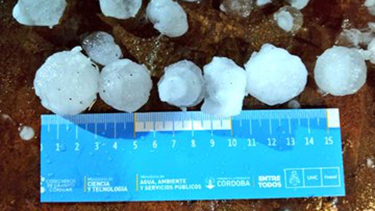 El granizo caído durante la tarde del martes en Berrotarán.
