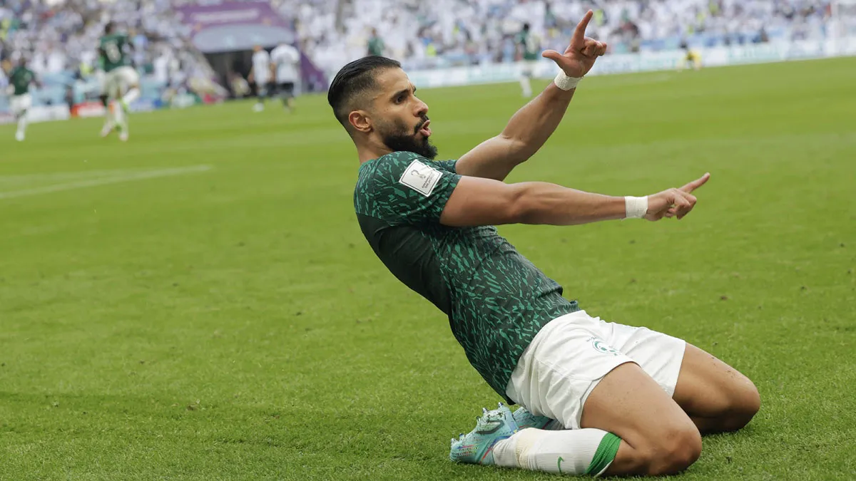 Salem Al Dawsari festeja el segundo gol de Arabia Saudita