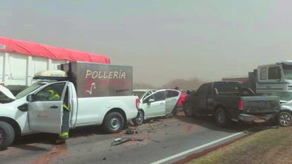 Un hombre murió y 17 personas resultaron heridas en un choque múltiple en ruta provincial 13