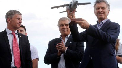 Macri dijo que impulsarán la construcción de aviones para el mundo