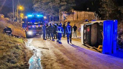 Un chico de 17 años herido al volcar la camioneta que conducía