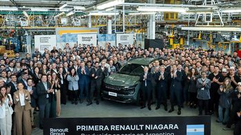Renault presentó su nueva pickup y Llaryora pidió cuidar a la industria