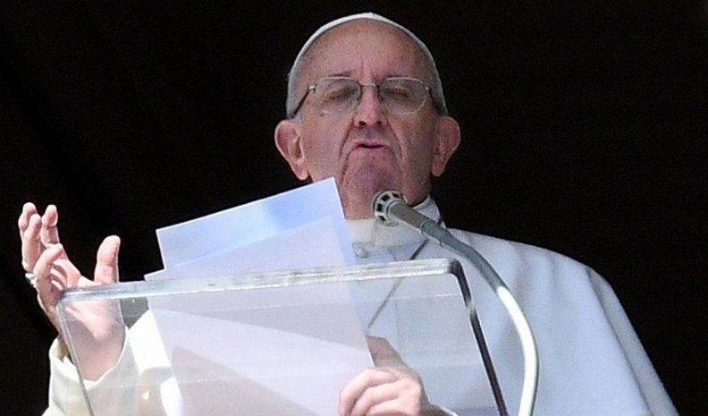 El Papa pidió actuar rápido para evitar naufragios de migrantes