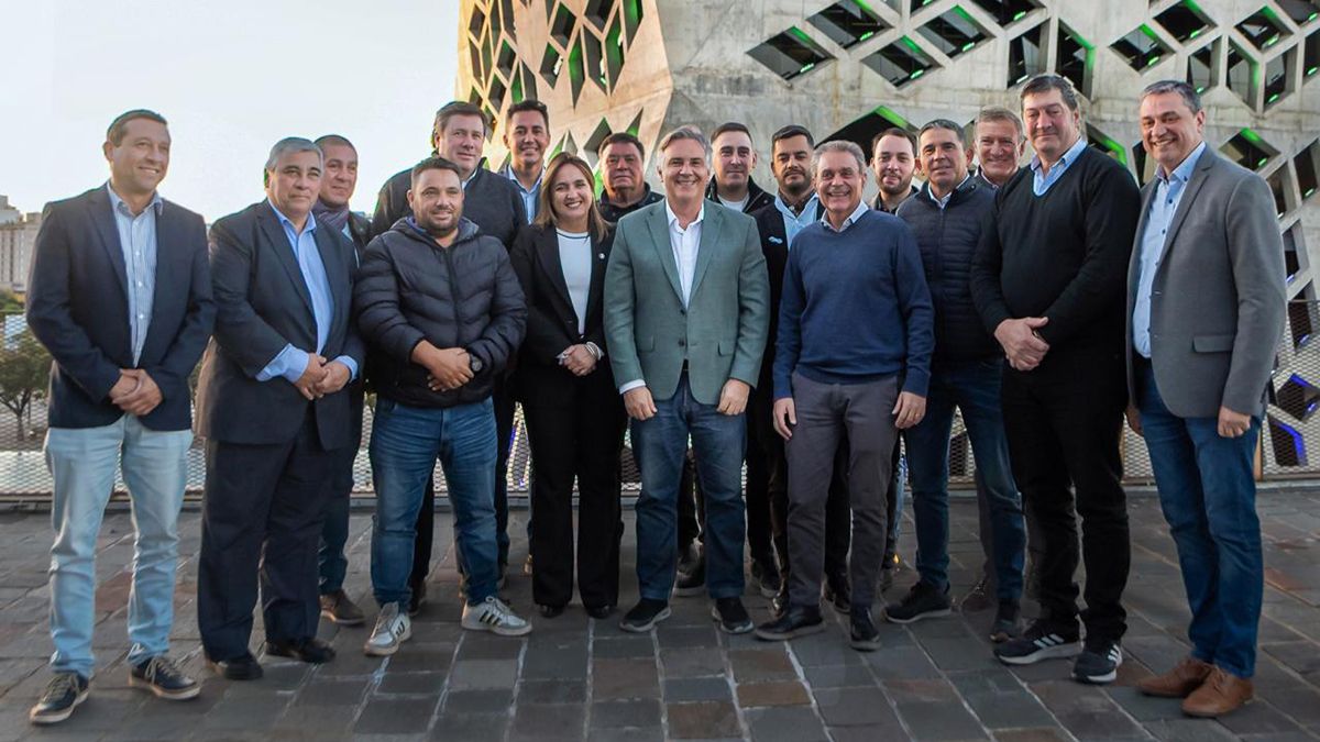 Llaryora_intendentes_Hacemos Unidos por Cordoba.jpeg