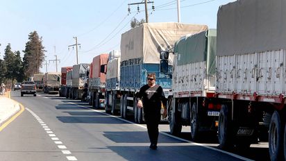 Con promesas de más gasoil y una mejor tarifa, levantaron hasta el lunes la protesta en las rutas