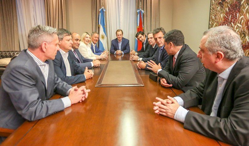 Schiaretti participó de la reunión junto a gobernadores peronistas.