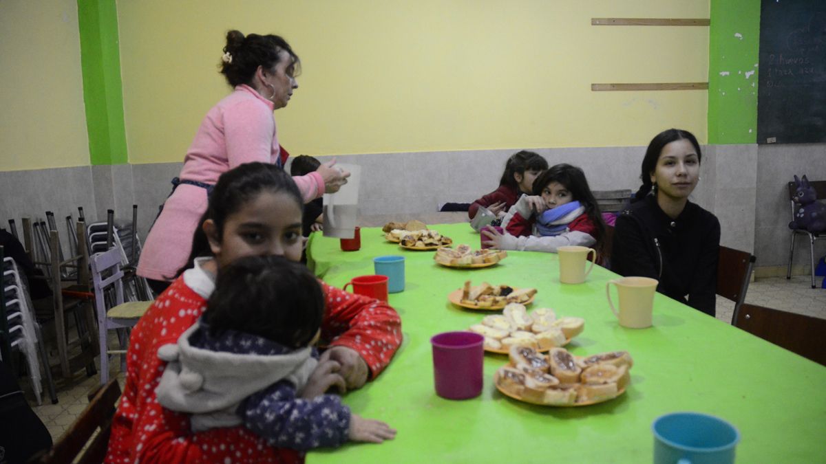 Fuerte suba del 50% de la demanda en Cáritas por un plato de comida