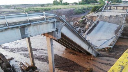 Un temporal causó la caída de un puente sobre la ruta 40 en Mendoza