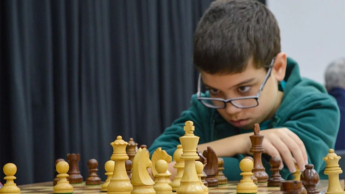 Faustino Oro le ganó en una partida de ajedrez al Nº 2 del mundo,&nbsp;Hikaru Nakamura