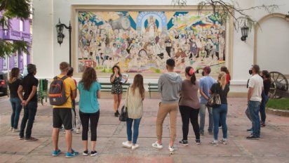 Realizan recorridos por la ciudad rescatando sus obras de arte