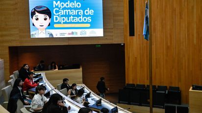 Jóvenes participaron de la simulación parlamentaria que emula la Cámara de Diputados