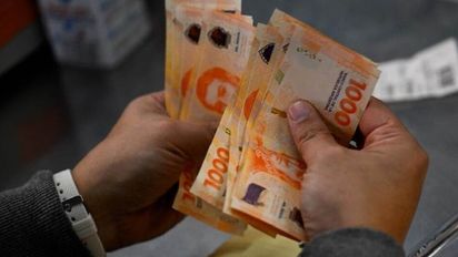 El Gobierno logró aspirar los pesos que habían sobrado de la licitación de la semana pasada