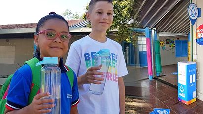 Córdoba: el proyecto para que los chicos tomen agua en vez de gaseosas