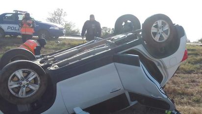 Despiste y vuelco: una mujer resultó herida