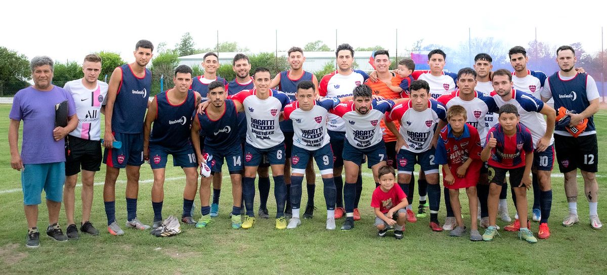 El elenco de San Lorenzo de Las Perdices que venció 1-0 a Juventud Agrario de Corralito y marcha invicto en el Provincial (Foto: Gentileza Andrés López).