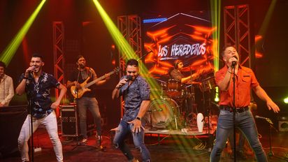 La costa del río se llena de música para que disfrute toda la familia en vacaciones
