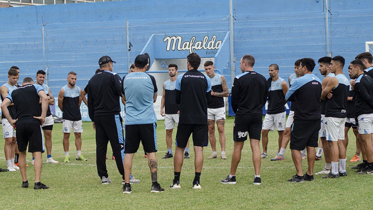El equipo completo realizó tareas recreativas y tomó la última práctica para compartir con los compañeros en el Estadio Ciudad de Río Cuarto. Hubo abrazos y risas. 