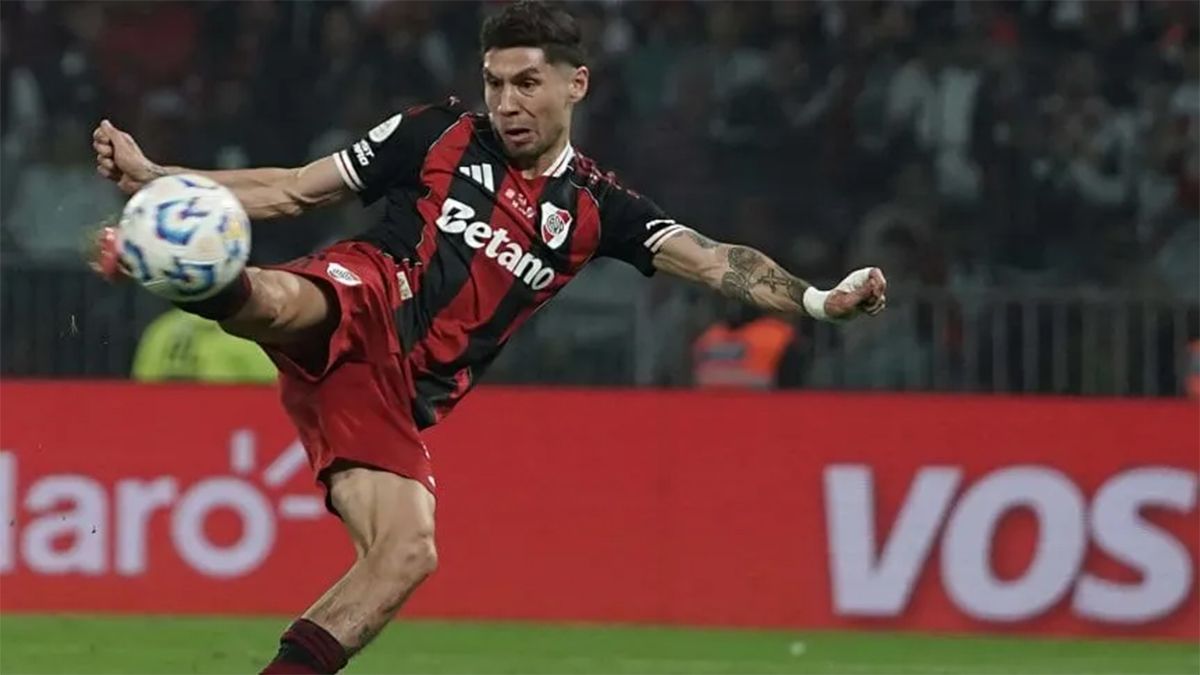 Derechazo de Gonzalo Montiel para marcar el primer gol de River contra San Martín de Tucumán (3-0) por la Copa Argentina