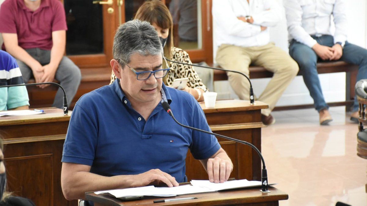 Ordóñez indicó que el gobierno municipal aprobó un préstamo de sólo 2 millones de pesos para la mutual cuando lo que necesita son 12 millones. 