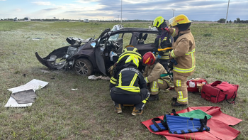 Una mujer resultó herida tras despistar y volcar en la autovía