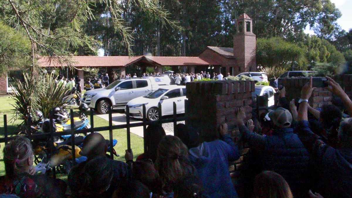 Los restos de Meoni fueron inhumados en el Cementerio de Junín.