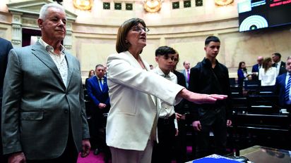 Toman juramento a los nuevos senadores que compartirán la Cámara desde la semana que viene