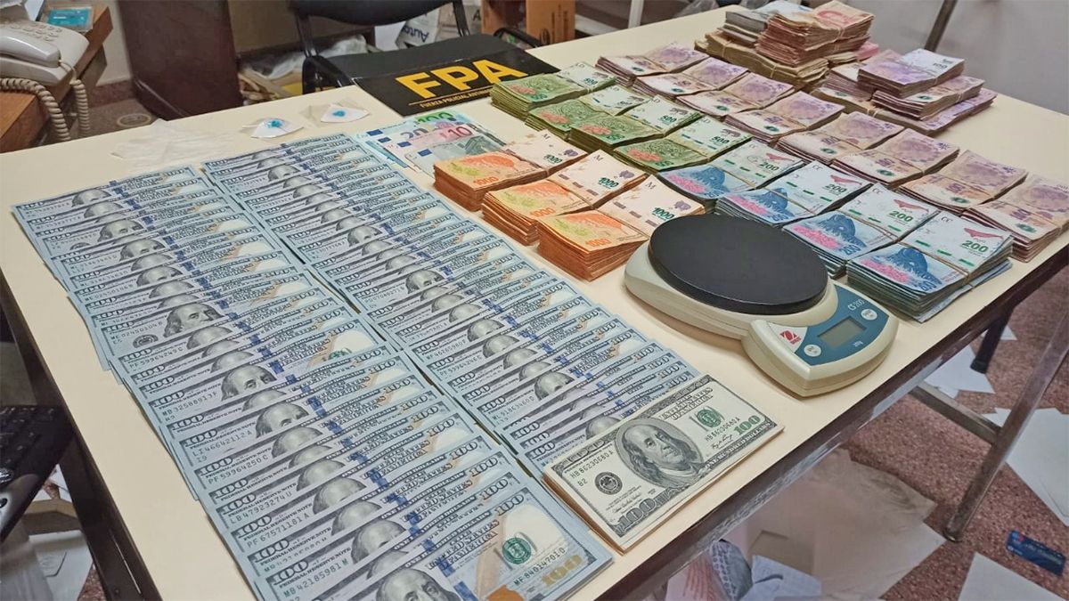 En el procedimiento se secuestró dinero por más de 2 millones de pesos.
