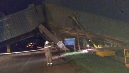 Un barco chocó contra un muelle en el puerto de Rosario