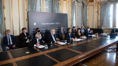 Cafiero dijo que ya colocaron 370 mil vacunas completas en todo el país