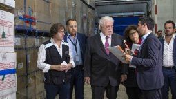 Estamos distribuyendo todos los respiradores y los insumos con racionalidad a todo el país para que estén donde hagan falta, afirmó desde la estación aérea el ministro de Salud, Ginés González García.