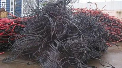 Tres hombres van a juicio por robar cables en General Levalle
