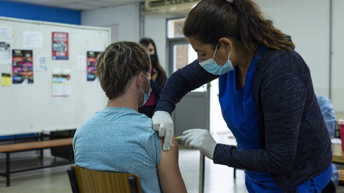 La mayoría de los inscriptos esperan recibir la tercera dosis.