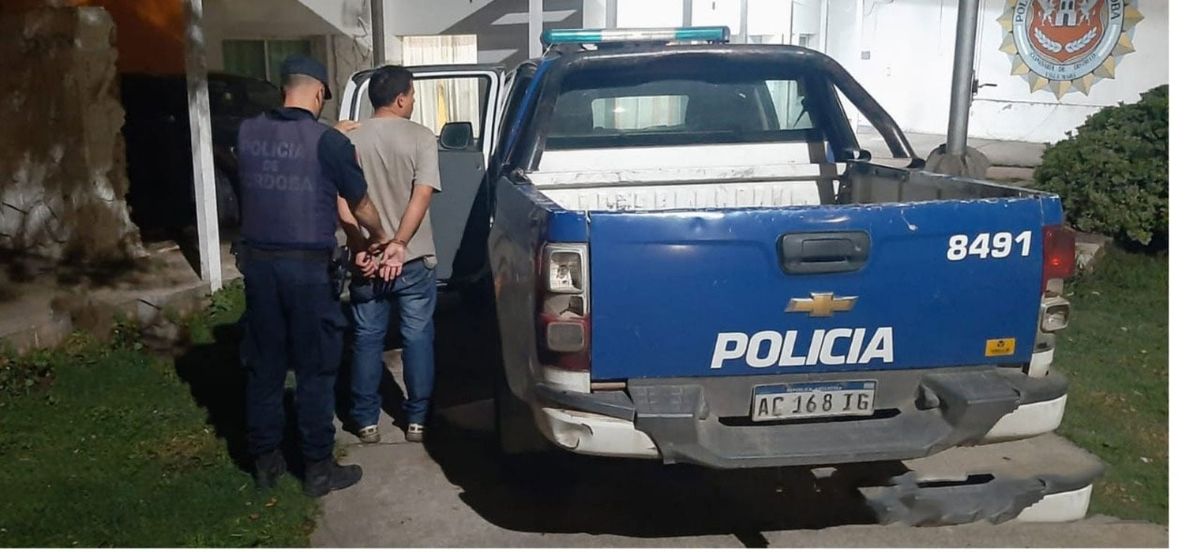 El hombre fue detenido al bajar del colectivo proveniente de la ciudad santafesina.