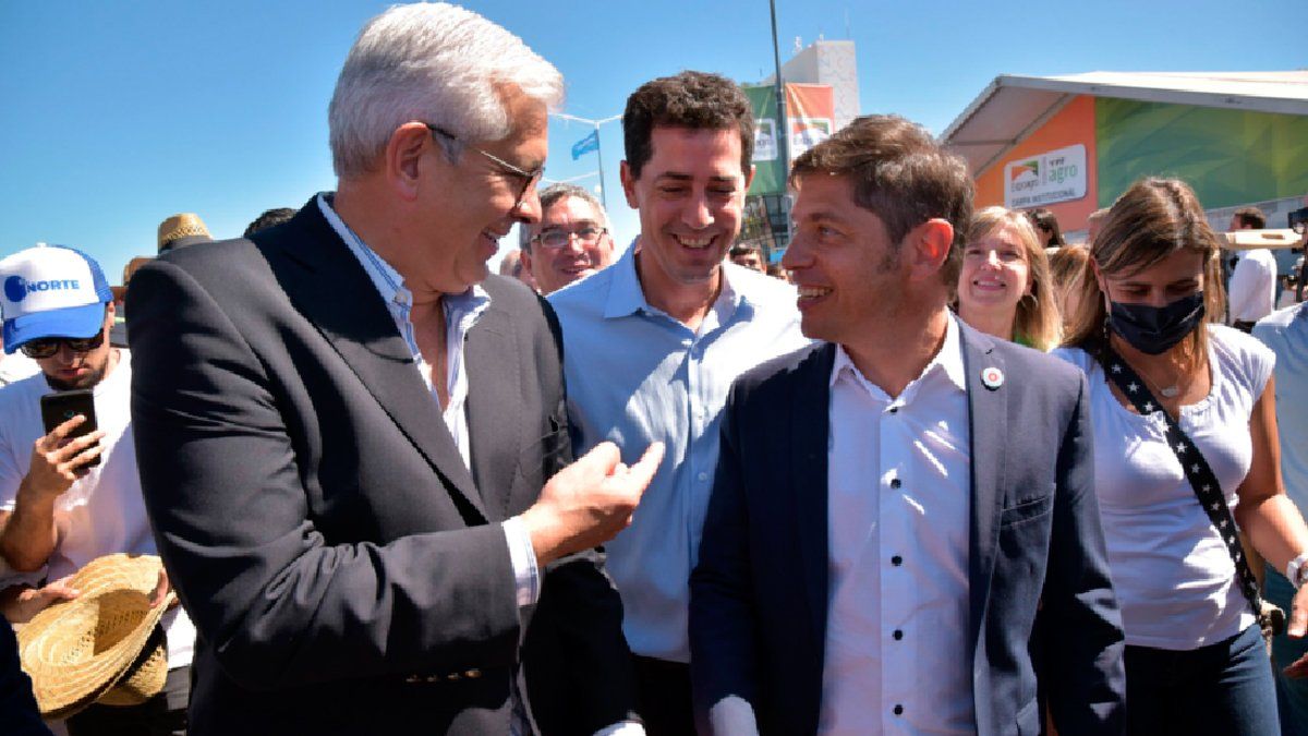 El ministro Domínguez con su par Wado de Pedro y el gobernador bonaerense Kicillof en ExpoAgro. Dijo que no subirían retenciones.