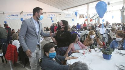El Pami festejó sus 50 años con los afiliados de toda la región