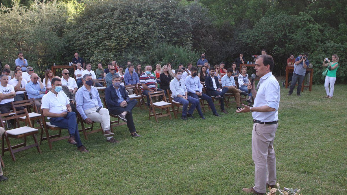 El intendente Juan Manuel Llamosas participó del evento.