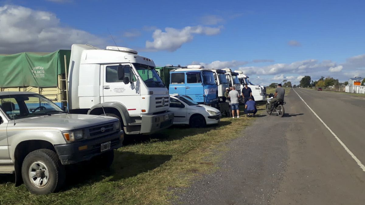 En distintos puntos del país hubo ayer presencia de camiones protestando por la falta y el aumento de gasoil.