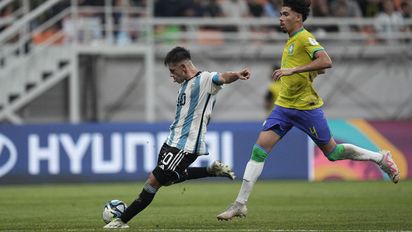 Endiablado e histórico: Echeverri descolla con un triplete a Brasil