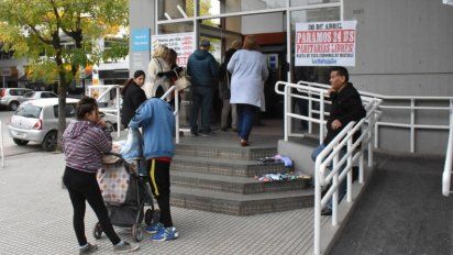 Bancarios acordaron una suba salarial del 19,5% para abril y mayo