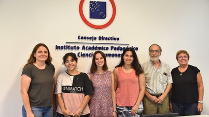 Tres primeras egresadas del título de: enfermero