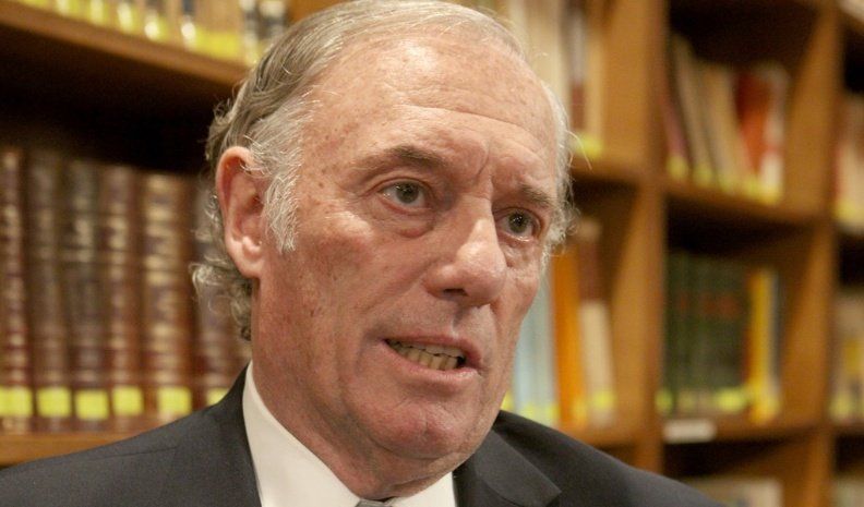 El constitucionalista Hernández habló ayer sobre la anomia boba.
