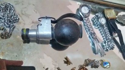 Allanaron por un auto y secuestraron hasta una granada de fabricación militar