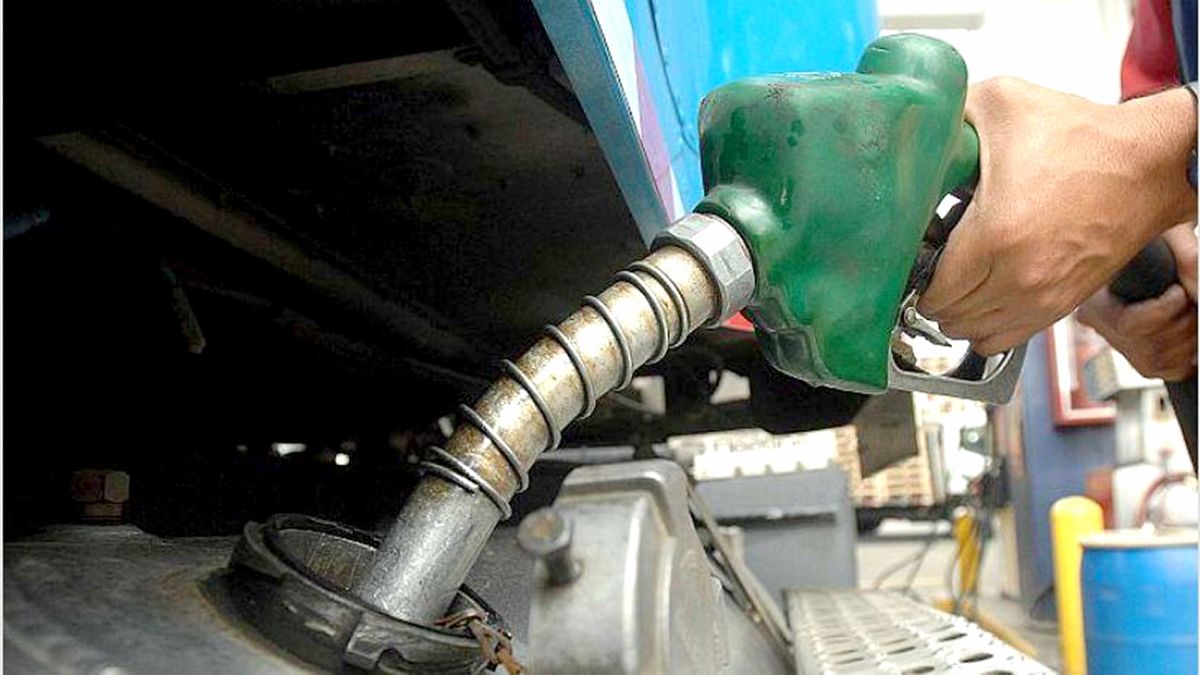 El Gobierno volvió a postergar la suba de los impuestos a los combustibles líquidos.
