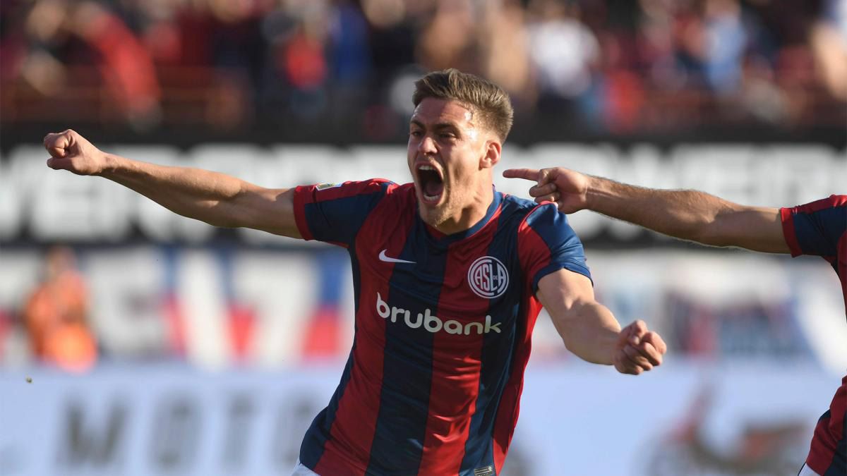 Federico Girotti grita su gol con el que empató San Lorenzo y Racing